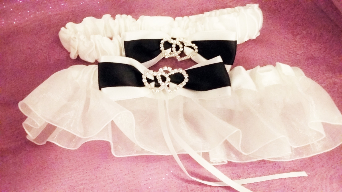 Strumpfbandset Schwarz-Weiß