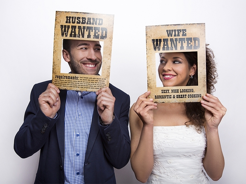 Photo Booth-Set Husband & Wife wanted