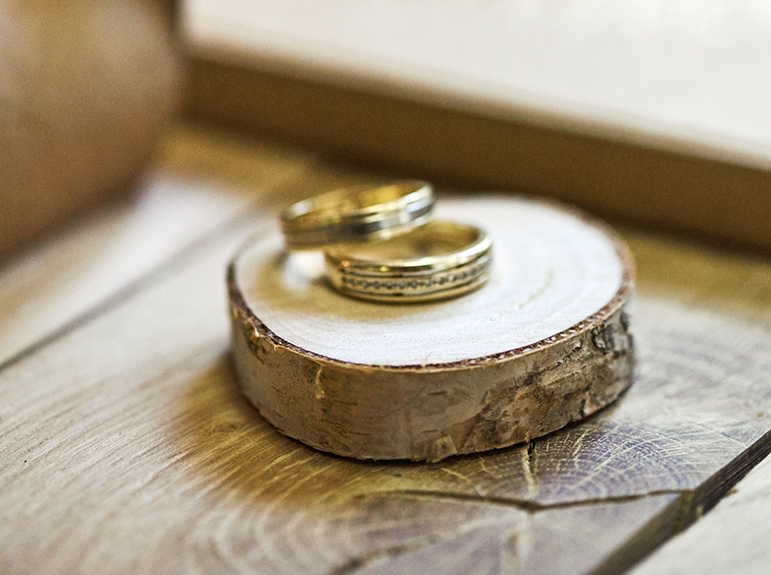 Baumstamm-Tischkärtchen