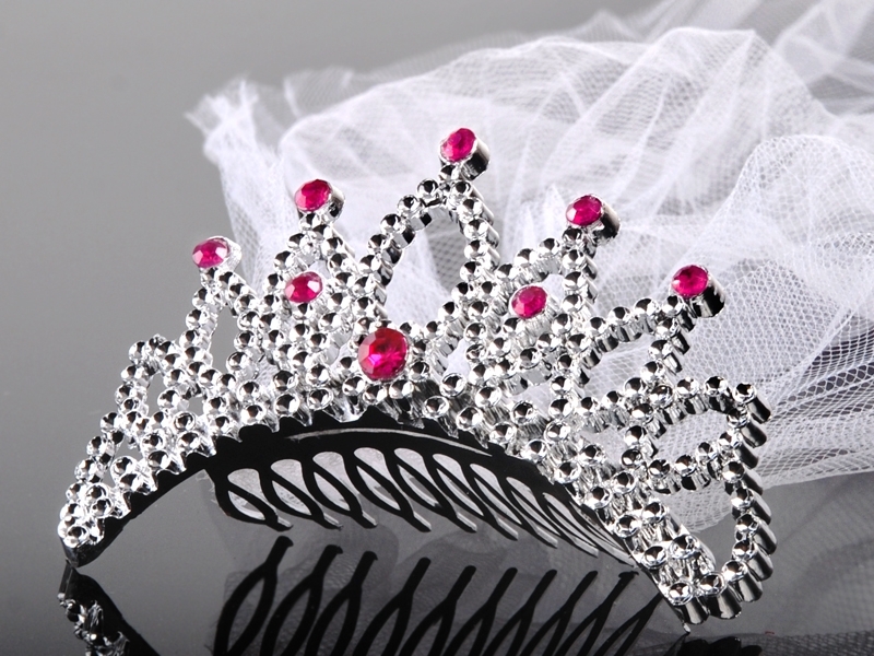 Krone mit Schleier