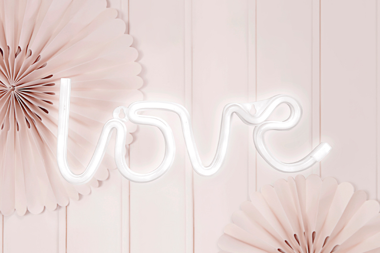 Leuchtschrift LOVE