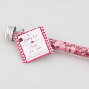 Zuckerherzen in Röhrchen